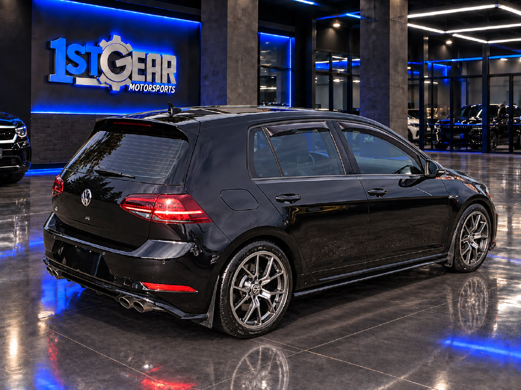 Used 2018 Volkswagen Golf R 4-Door AWD/4WD image 6