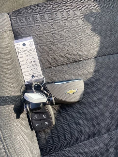 Used 2023 Chevrolet Silverado 1500 LT AWD/4WD image 58