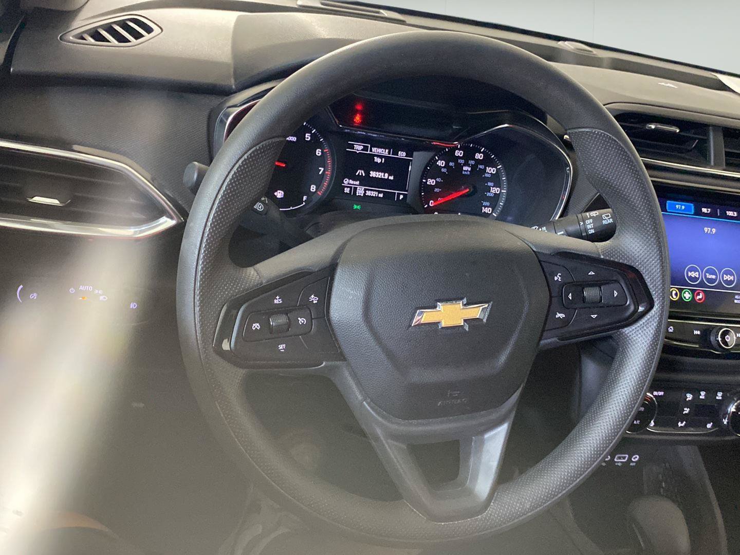 Certified 2023 Chevrolet TrailBlazer LT w/ Convenience Package AWD/4WD image 40
