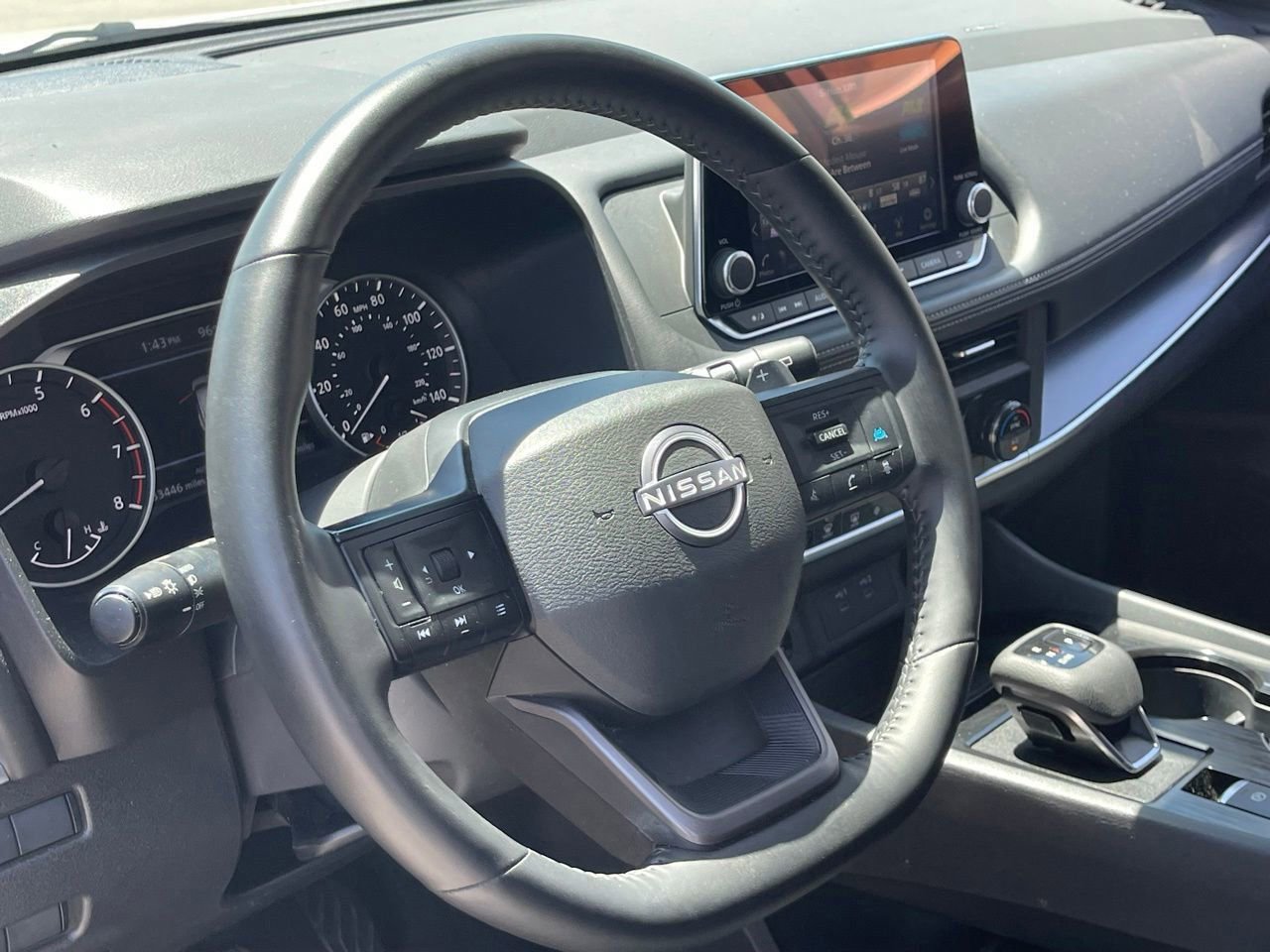 Used 2025 Nissan Rogue SV AWD/4WD image 6