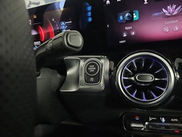 New 2025 Mercedes-Benz GLB 35 AMG 4MATIC image 30