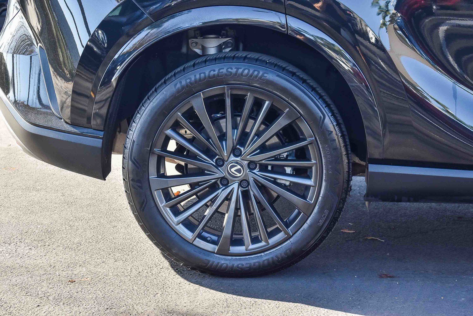 Used 2025 Lexus RX 350h image 11