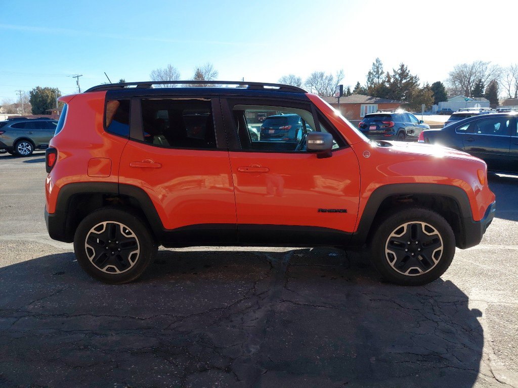 Used 2016 Jeep Renegade Trailhawk w/ Cold Weather Group AWD/4WD image 5