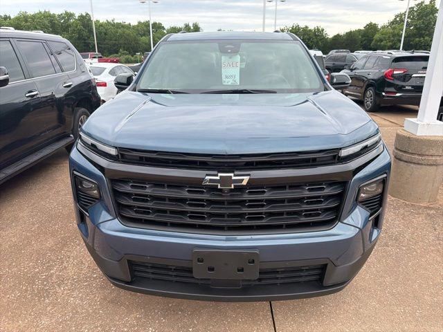 Used 2025 Chevrolet Traverse LT w/ Midnight/Sport Edition FWD image 3