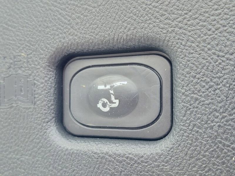Used 2023 Lincoln Nautilus Reserve w/ Luxury Package image 18