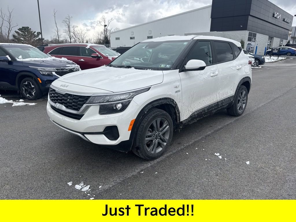 Certified 2023 Kia Seltos LX image 3