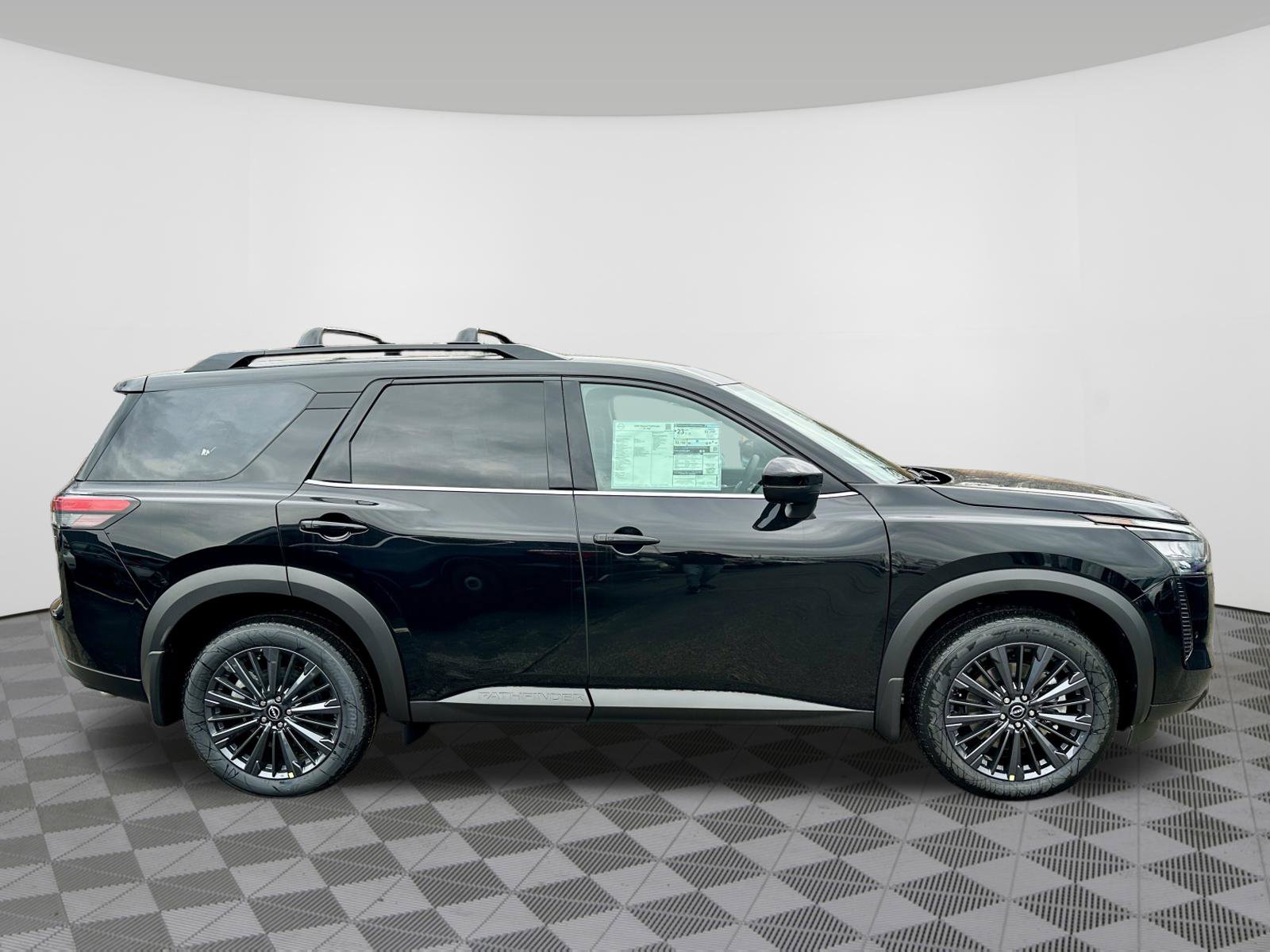 New 2026 Nissan Pathfinder SL w/ SL Premium Package AWD/4WD image 2