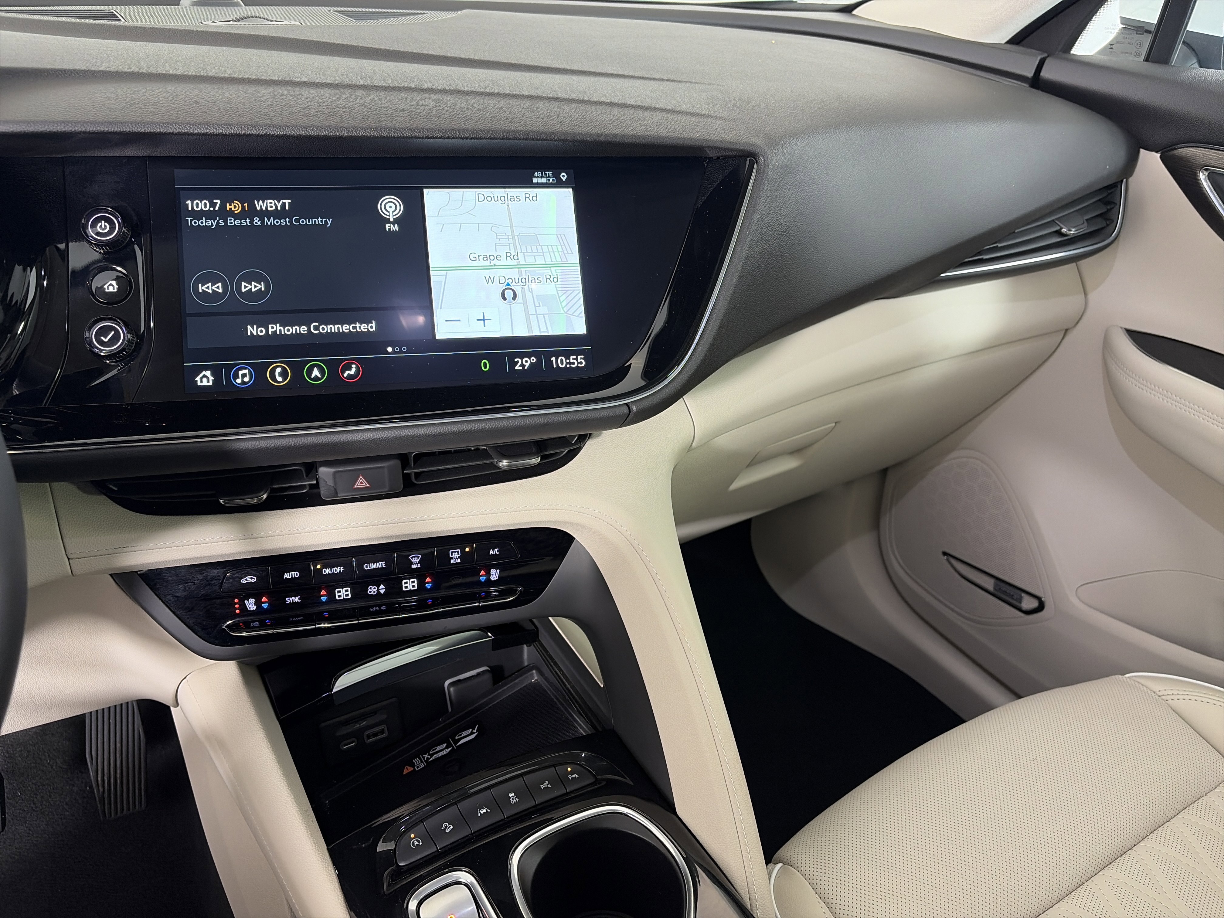 Certified 2023 Buick Envision Avenir image 4