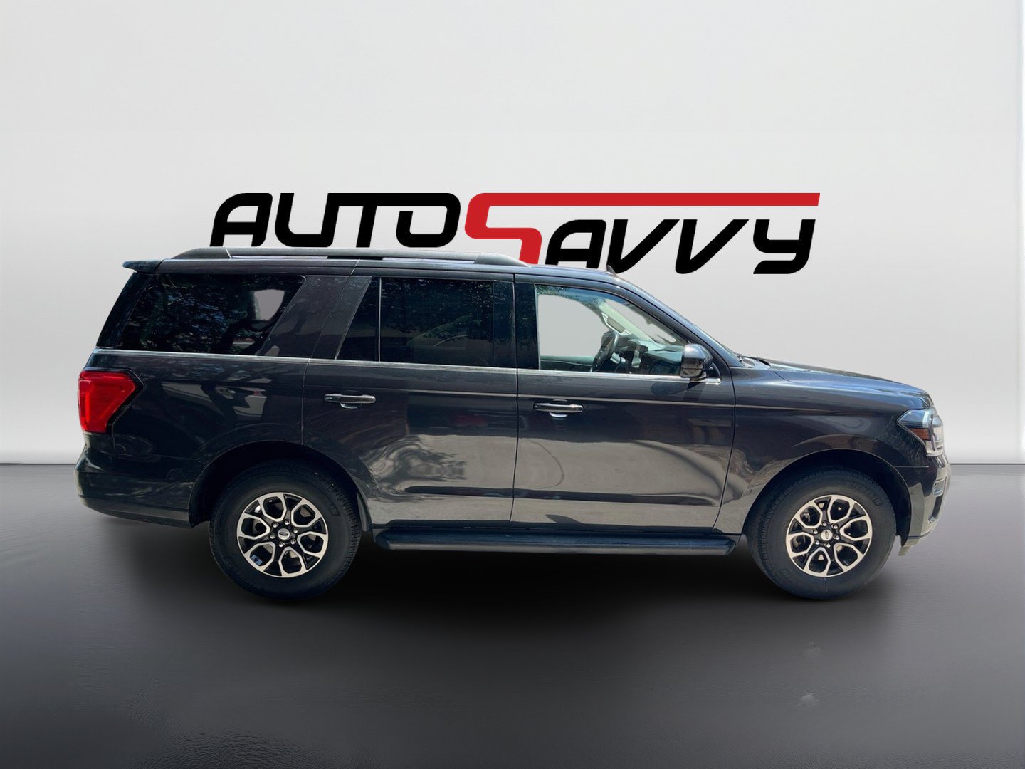Used 2024 Ford Expedition XLT RWD image 8
