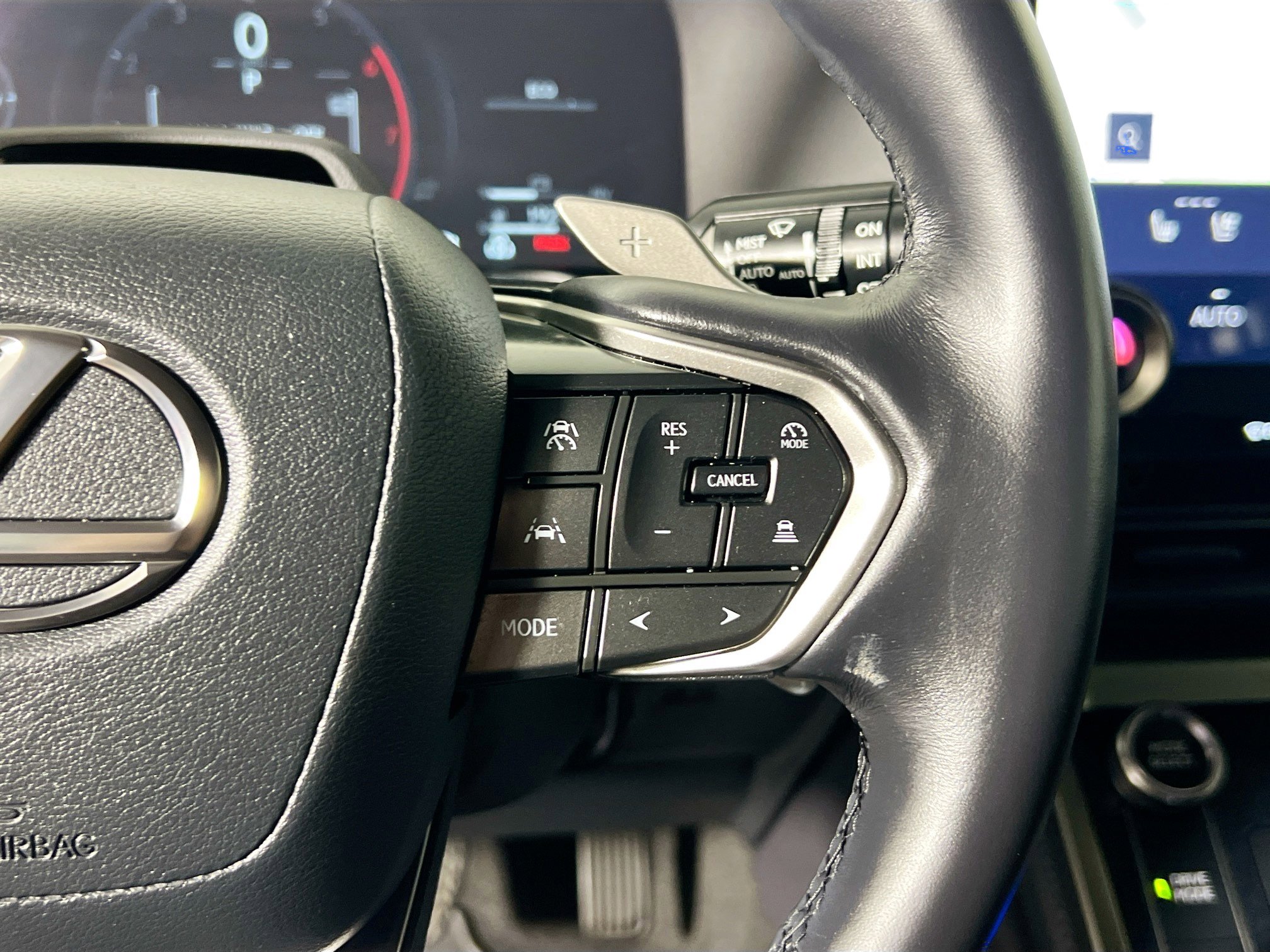 Used 2024 Lexus GX 550 w/ Accessory Package (Z1) AWD/4WD image 19