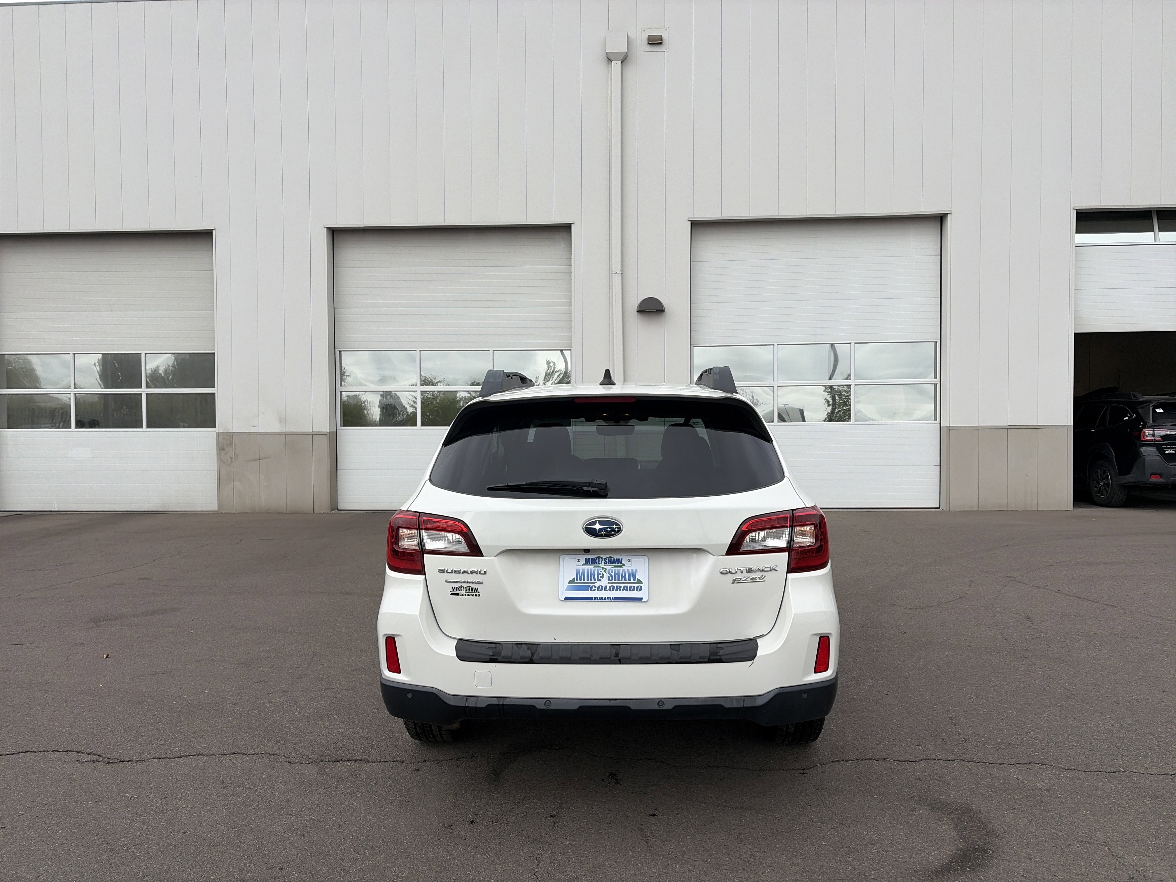 Used 2017 Subaru Outback 2.5i Limited AWD/4WD image 6