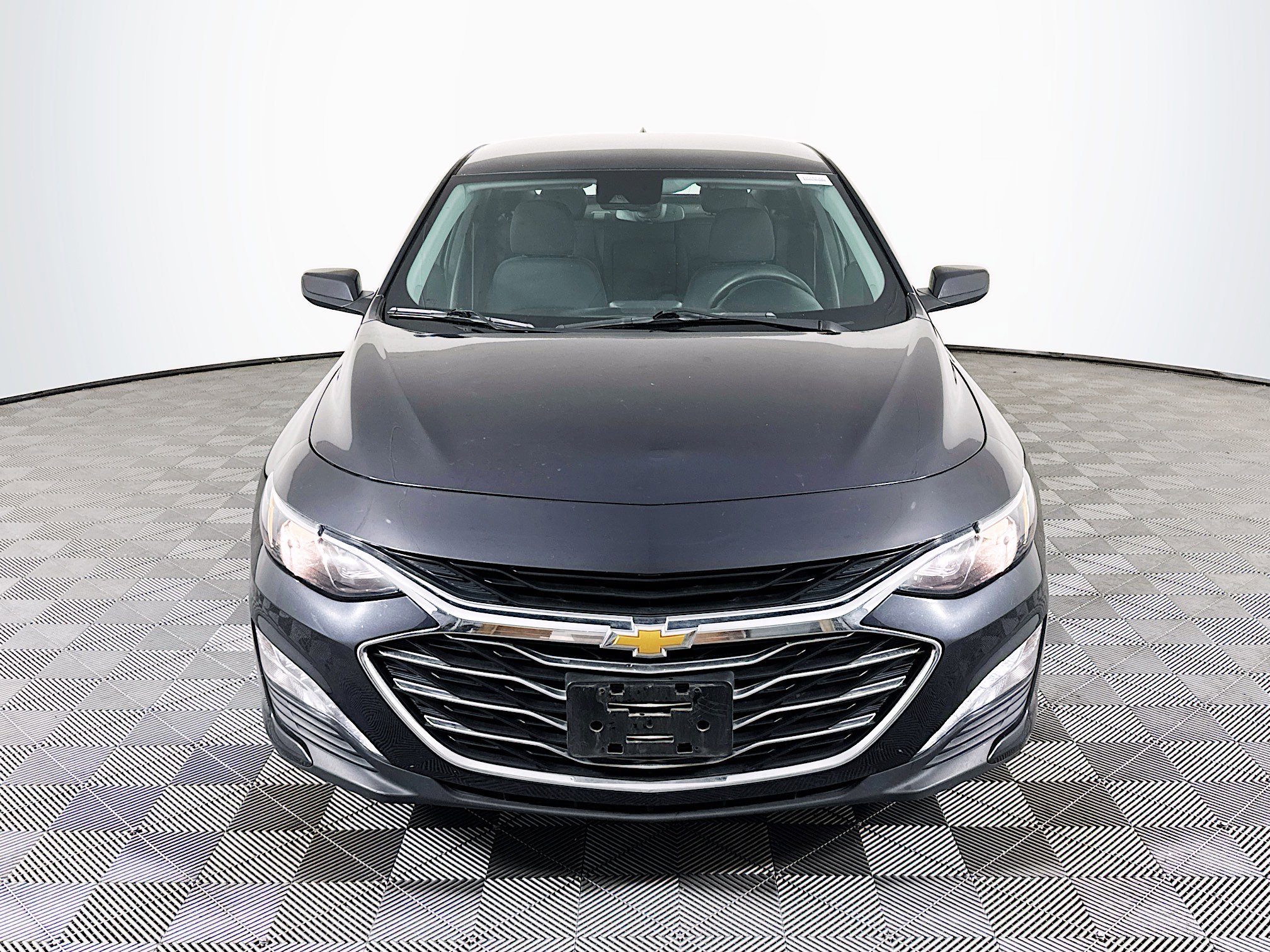 Used 2023 Chevrolet Malibu LT FWD image 2
