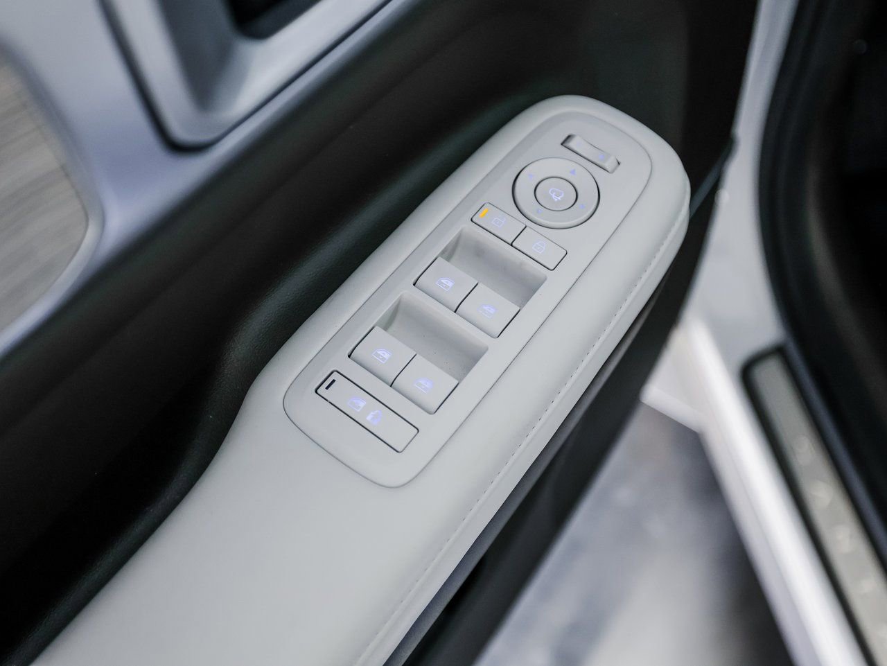 Used 2025 Hyundai Santa Fe Calligraphy image 23