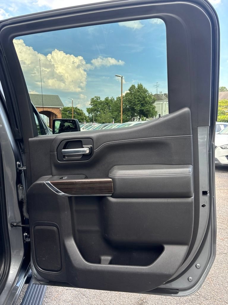 Used 2020 Chevrolet Silverado 1500 RST w/ RST Value Package AWD/4WD image 35