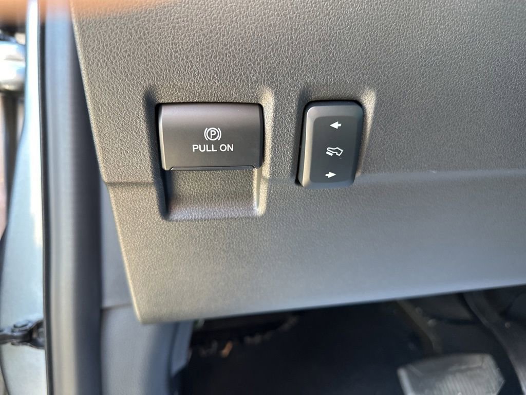 Used 2024 Ford F250 Lariat w/ Sport Appearance Package image 17