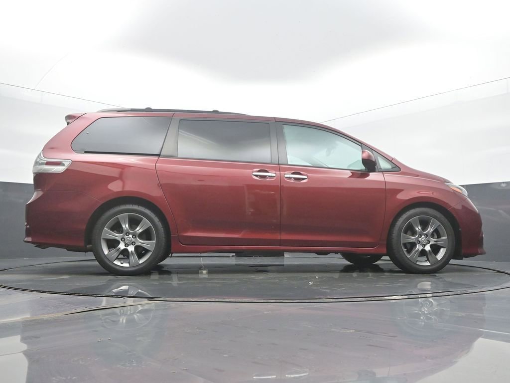 Used 2015 Toyota Sienna SE image 55