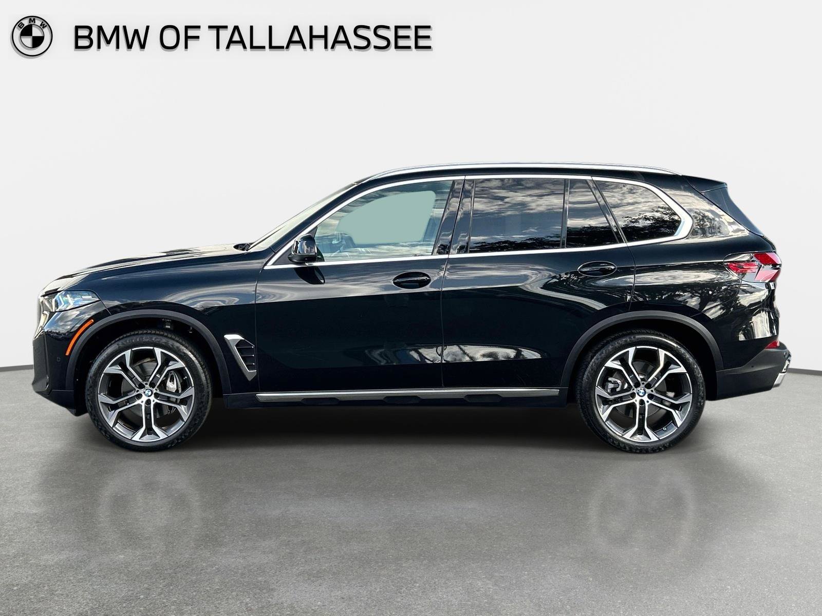 Used 2024 BMW X5 xDrive40i w/ Premium Package AWD/4WD image 8