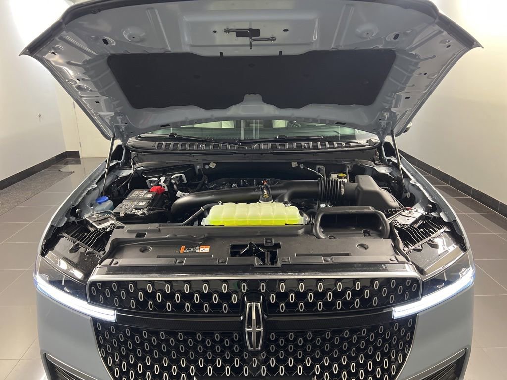 New 2026 Lincoln Navigator Premiere AWD/4WD image 31