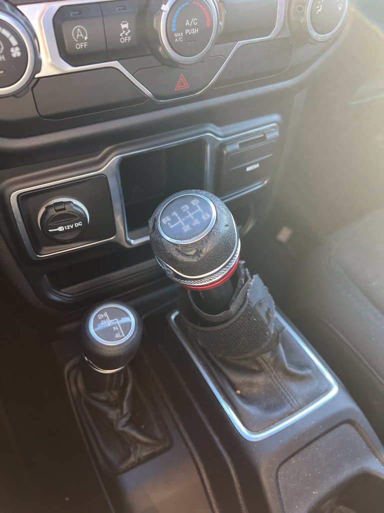 Used 2019 Jeep Wrangler Sport AWD/4WD image 11
