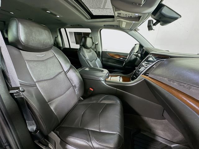 Used 2020 Cadillac Escalade ESV Luxury w/ Escalade Sport Edition image 30