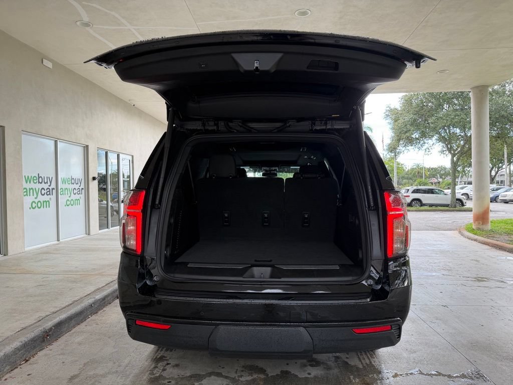 Used 2024 Chevrolet Suburban RST w/ Luxury Package RWD image 37