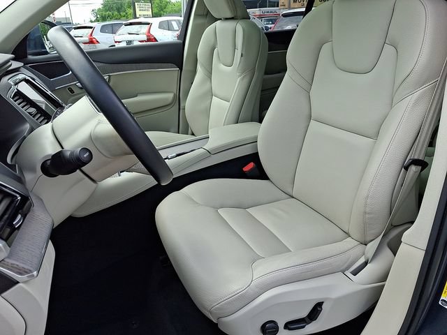 Certified 2025 Volvo XC90 B6 Plus w/ Protection Package Premier AWD/4WD image 15
