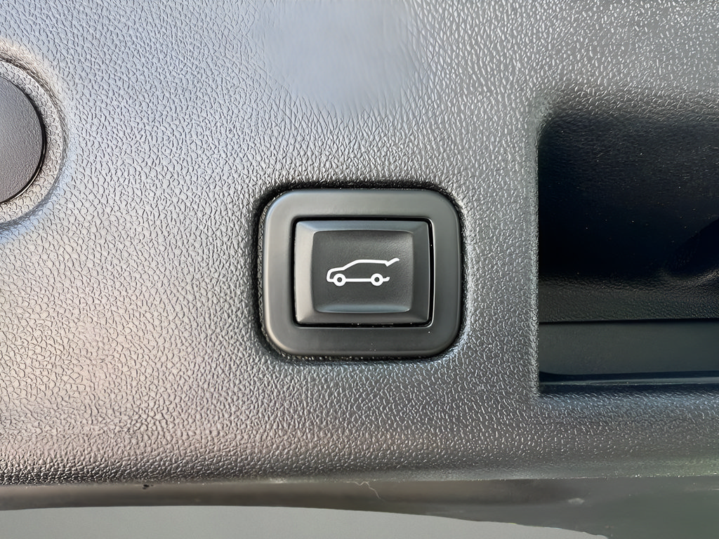 Used 2019 Chevrolet Equinox LT w/ Driver Convenience Package FWD image 15
