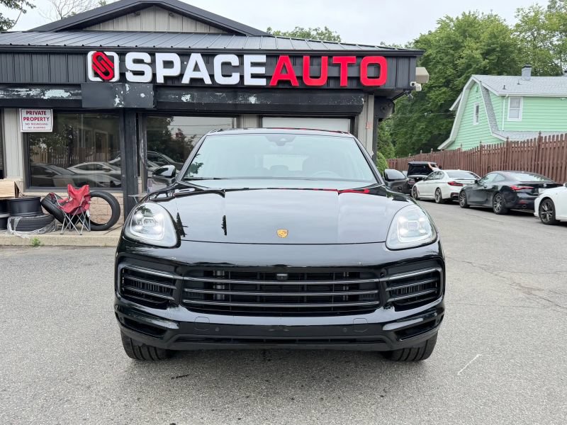 Used 2023 Porsche Cayenne Platinum Edition AWD/4WD image 2