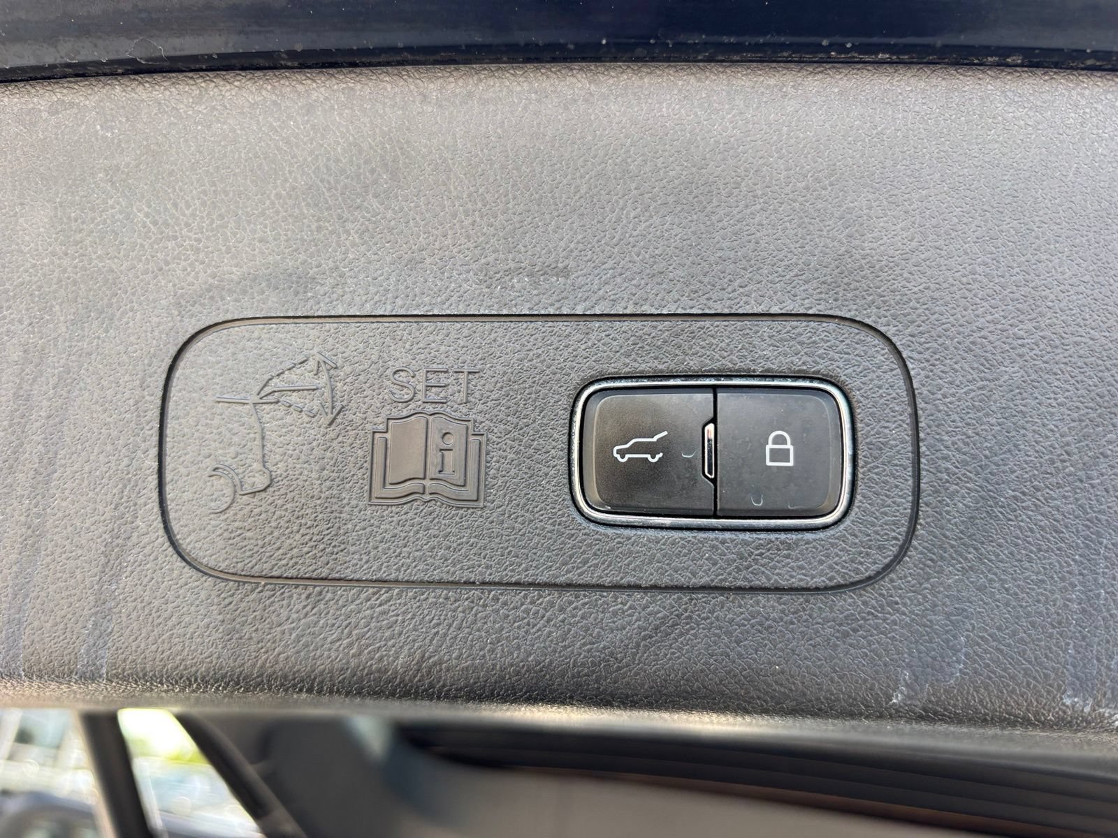 Used 2023 Lincoln Aviator AWD w/ Elements Package image 18