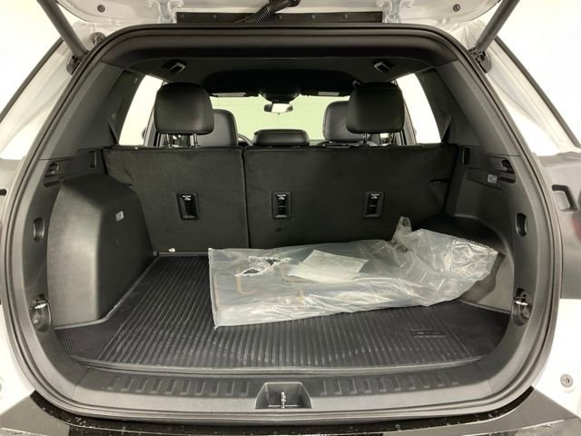 New 2026 GMC Terrain AT4 w/ LPO, Floor Liner Package image 39