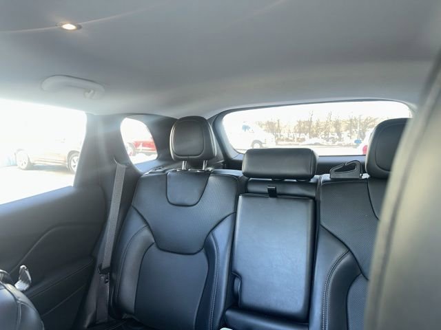 Used 2020 Jeep Cherokee Limited image 9