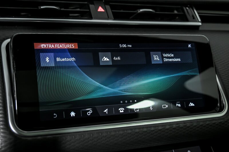 Used 2020 Land Rover Range Rover Velar R-Dynamic S AWD/4WD image 32