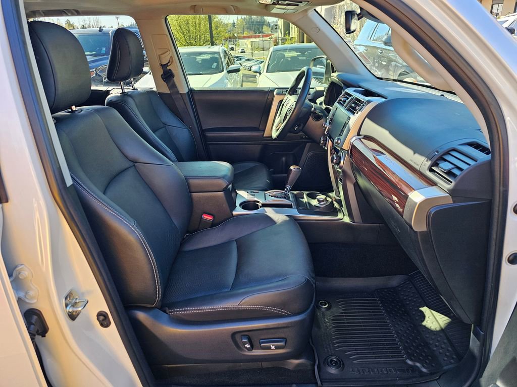 Used 2024 Toyota 4Runner Limited AWD/4WD image 30