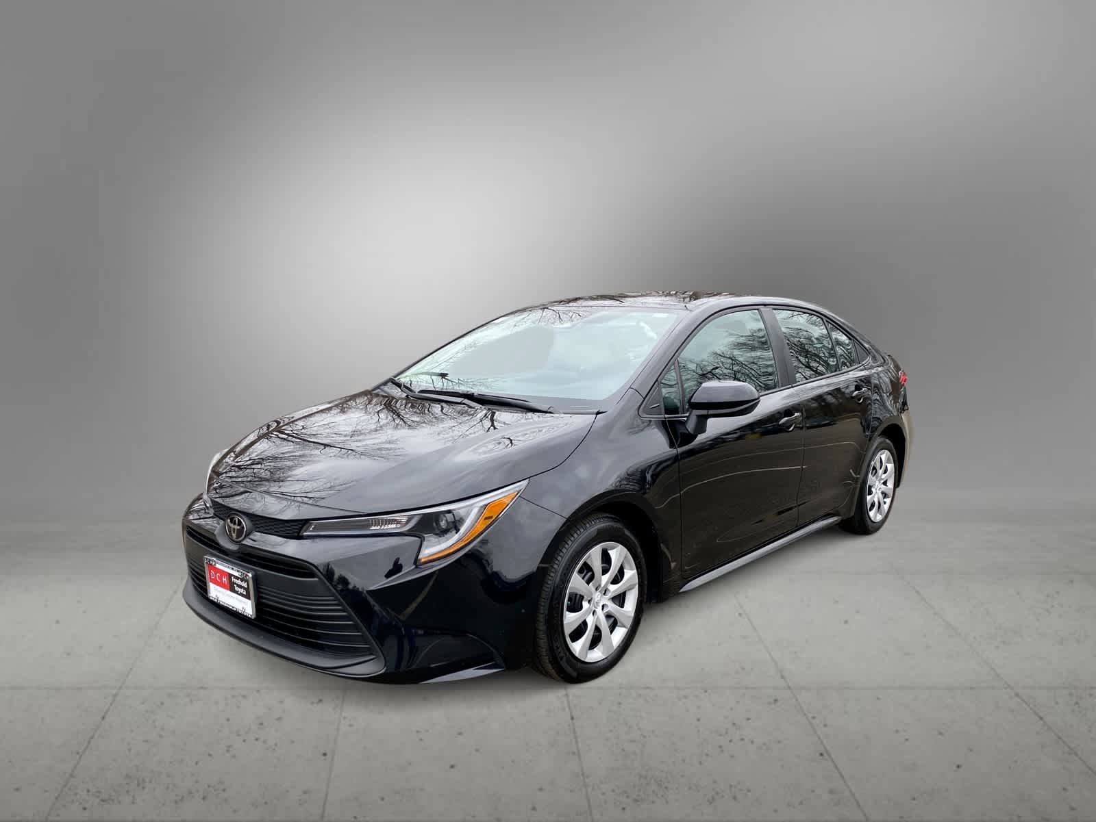 Used 2025 Toyota Corolla LE image 4