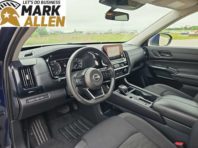 Used 2025 Nissan Pathfinder SV FWD image 10