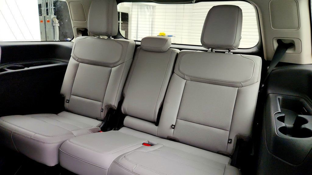 Used 2025 Ford Expedition Platinum AWD/4WD image 22