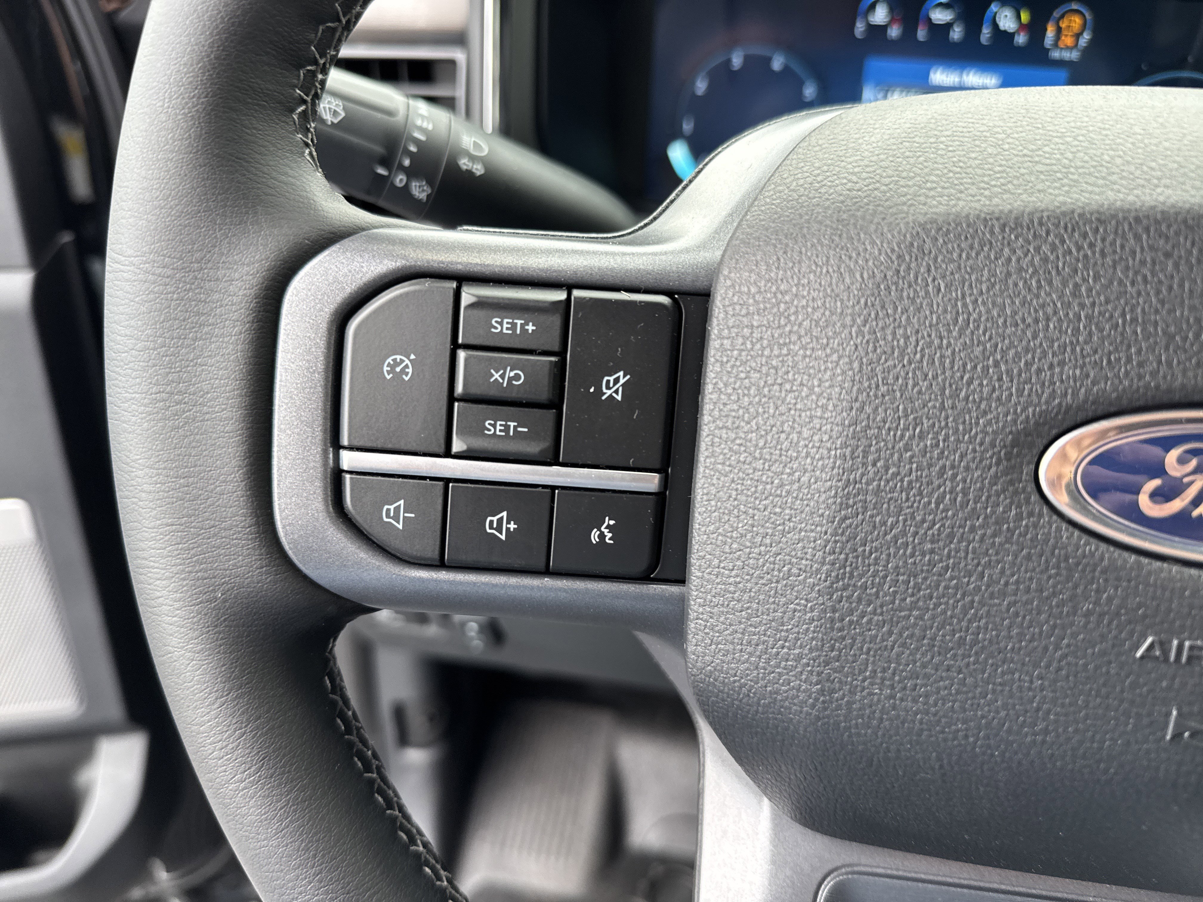 New 2026 Ford F350 Lariat w/ FX4 Off-Road Package image 31