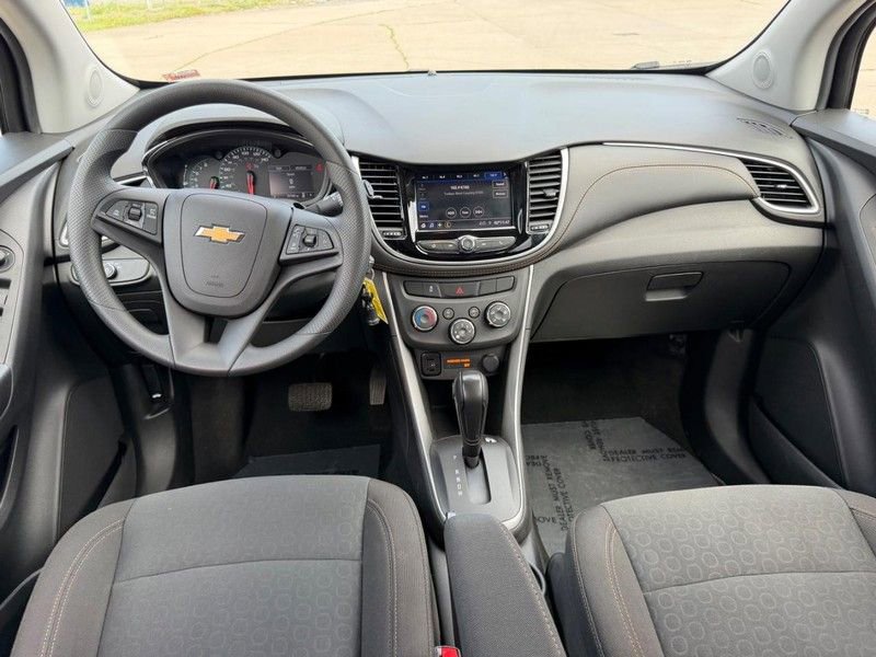 Used 2022 Chevrolet Trax LS w/ Tint and Cruise Package image 8