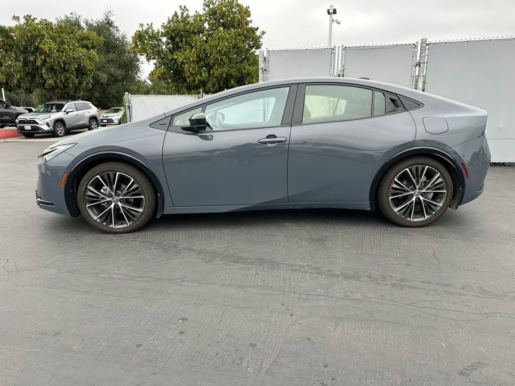Used 2025 Toyota Prius Limited w/ Limited Premium Package FWD image 2