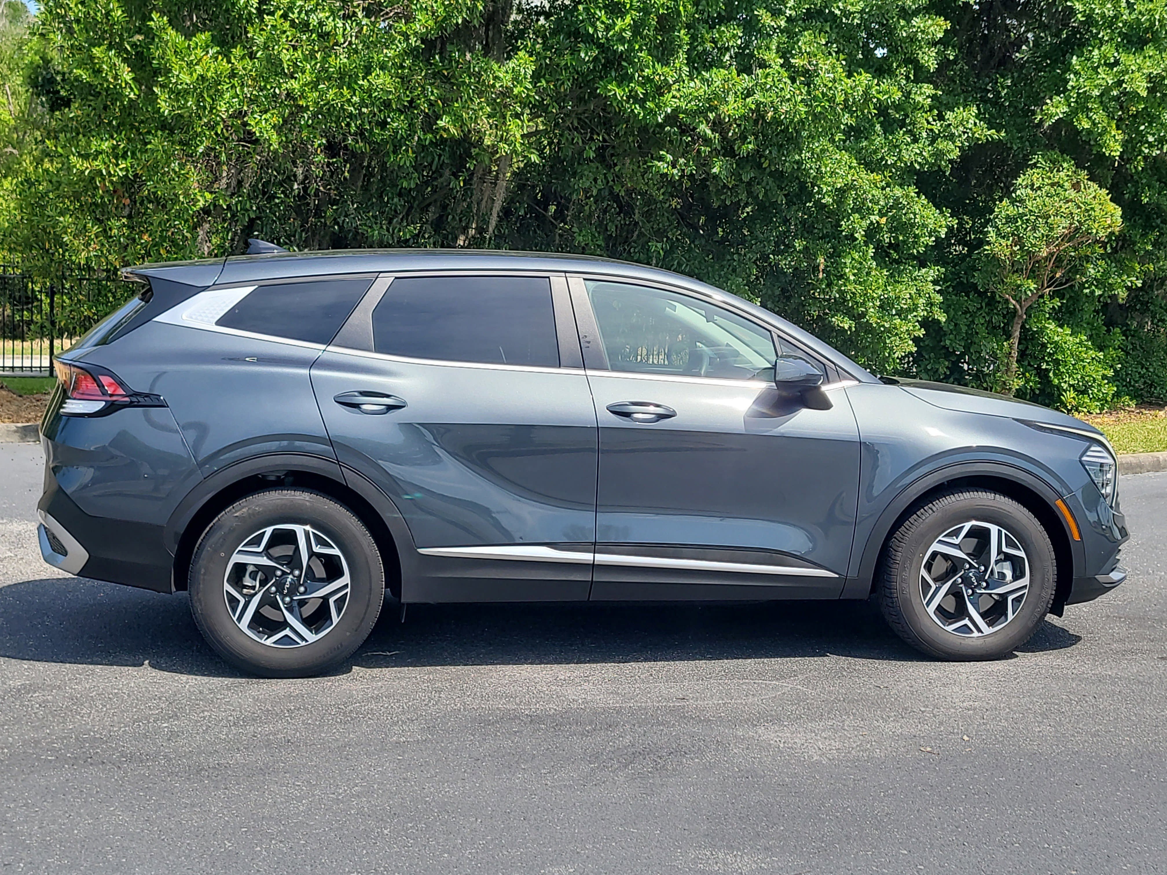 Used 2025 Kia Sportage LX FWD image 8