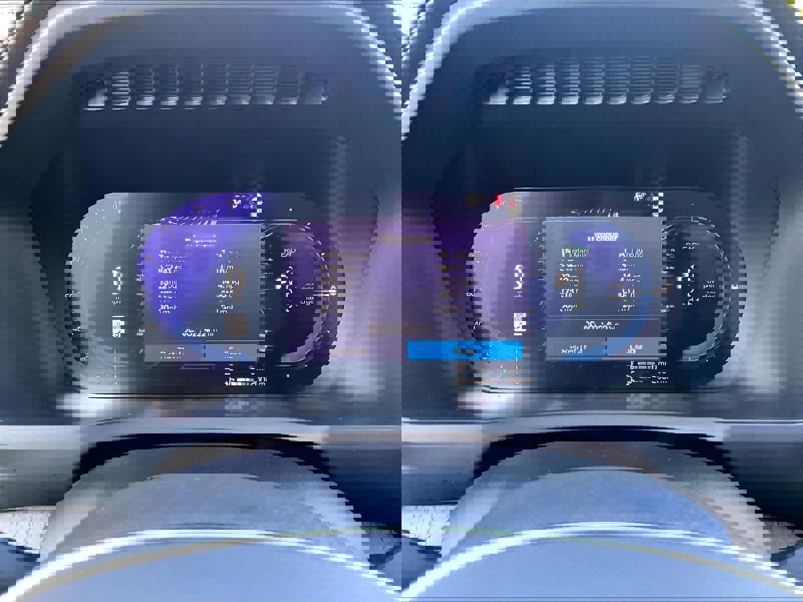 Used 2024 Volvo XC90 T8 Ultimate w/ Protection Package Premier AWD/4WD image 22