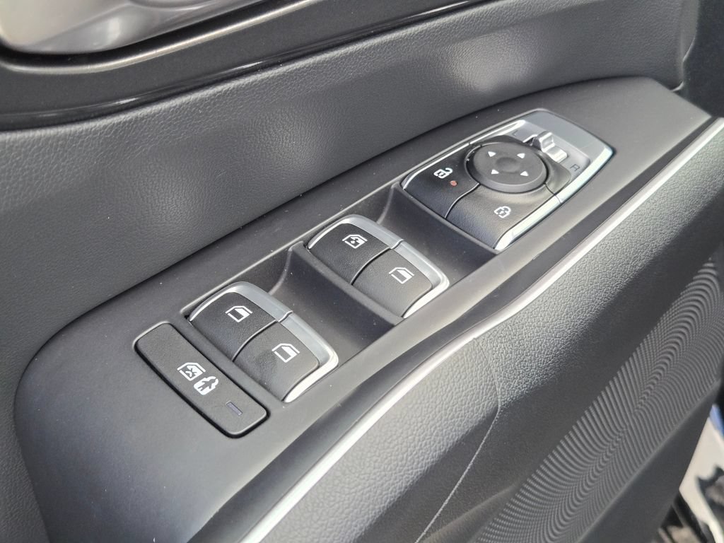 Certified 2025 Kia Sorento LX FWD image 16