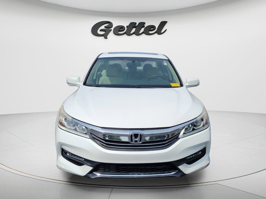 Used 2017 Honda Accord EX video 2