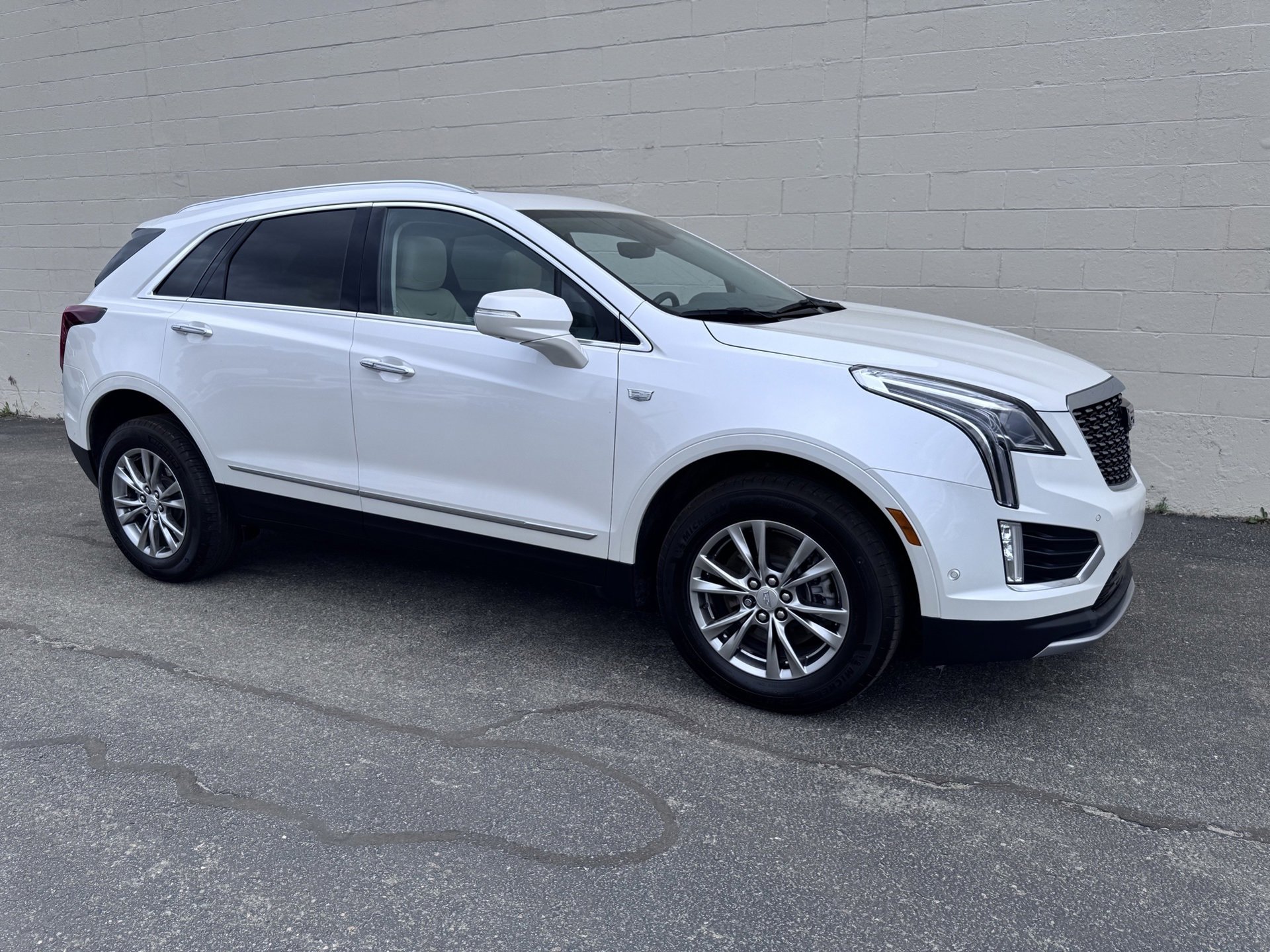 Used 2021 Cadillac XT5 Premium Luxury image 4