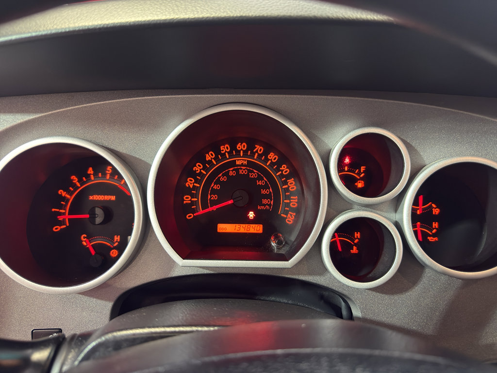 Used 2013 Toyota Tundra 4x4 CrewMax image 17