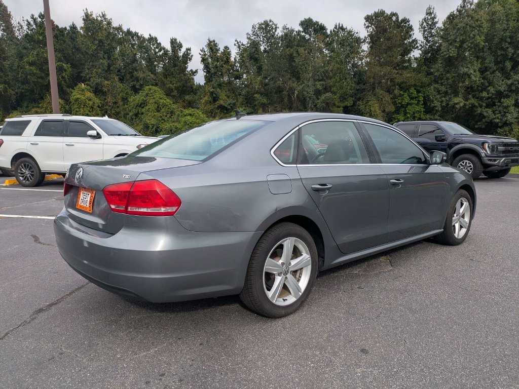 Used 2015 Volkswagen Passat 1.8T Limited Edition FWD image 4