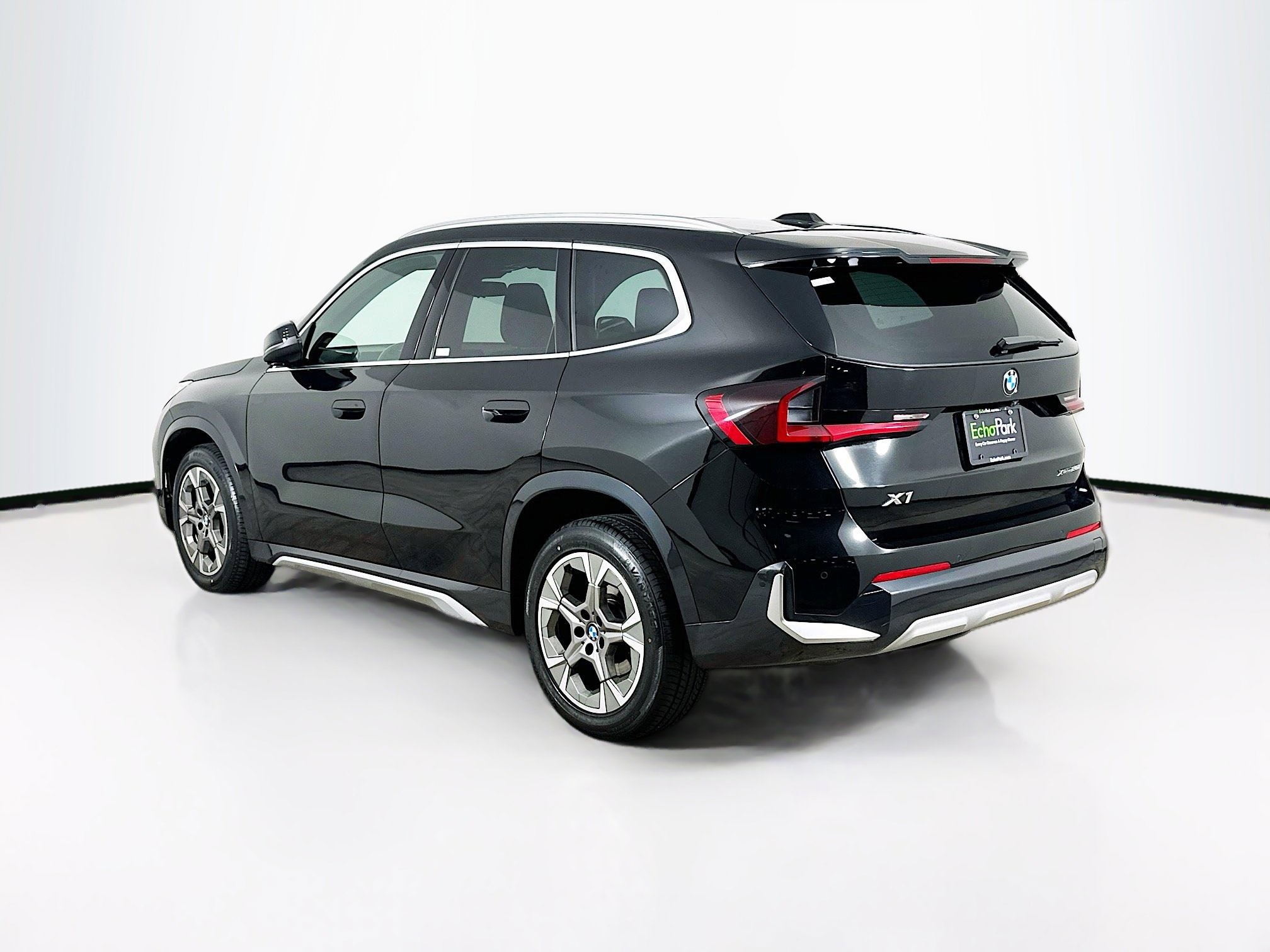 Used 2025 BMW X1 xDrive28i AWD/4WD image 5