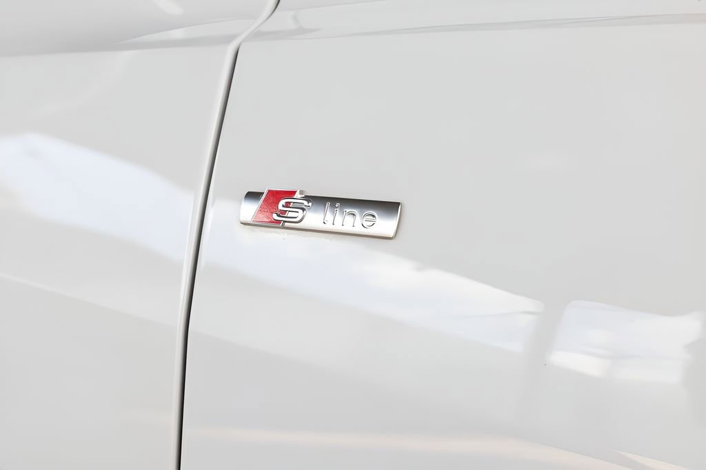 Used 2023 Audi Q8 Premium Plus AWD/4WD image 12
