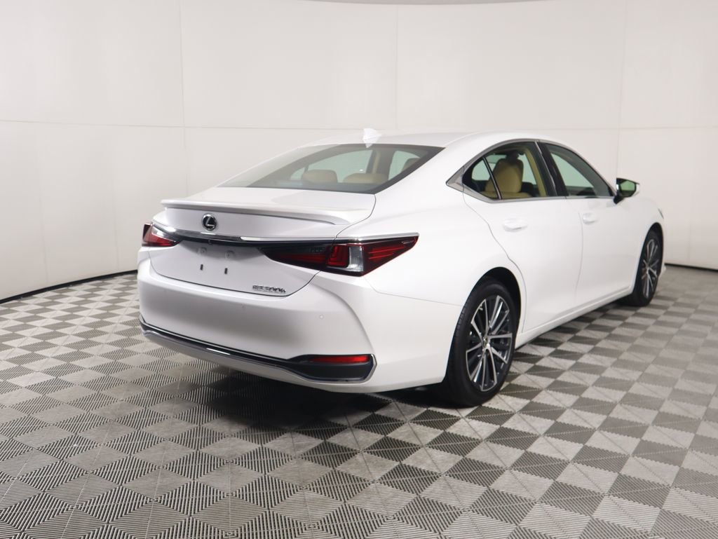Certified 2025 Lexus ES 300h w/ Premium Package image 5