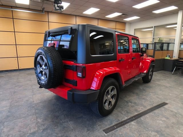 Used 2017 Jeep Wrangler Unlimited Sahara w/ Connectivity Group image 7